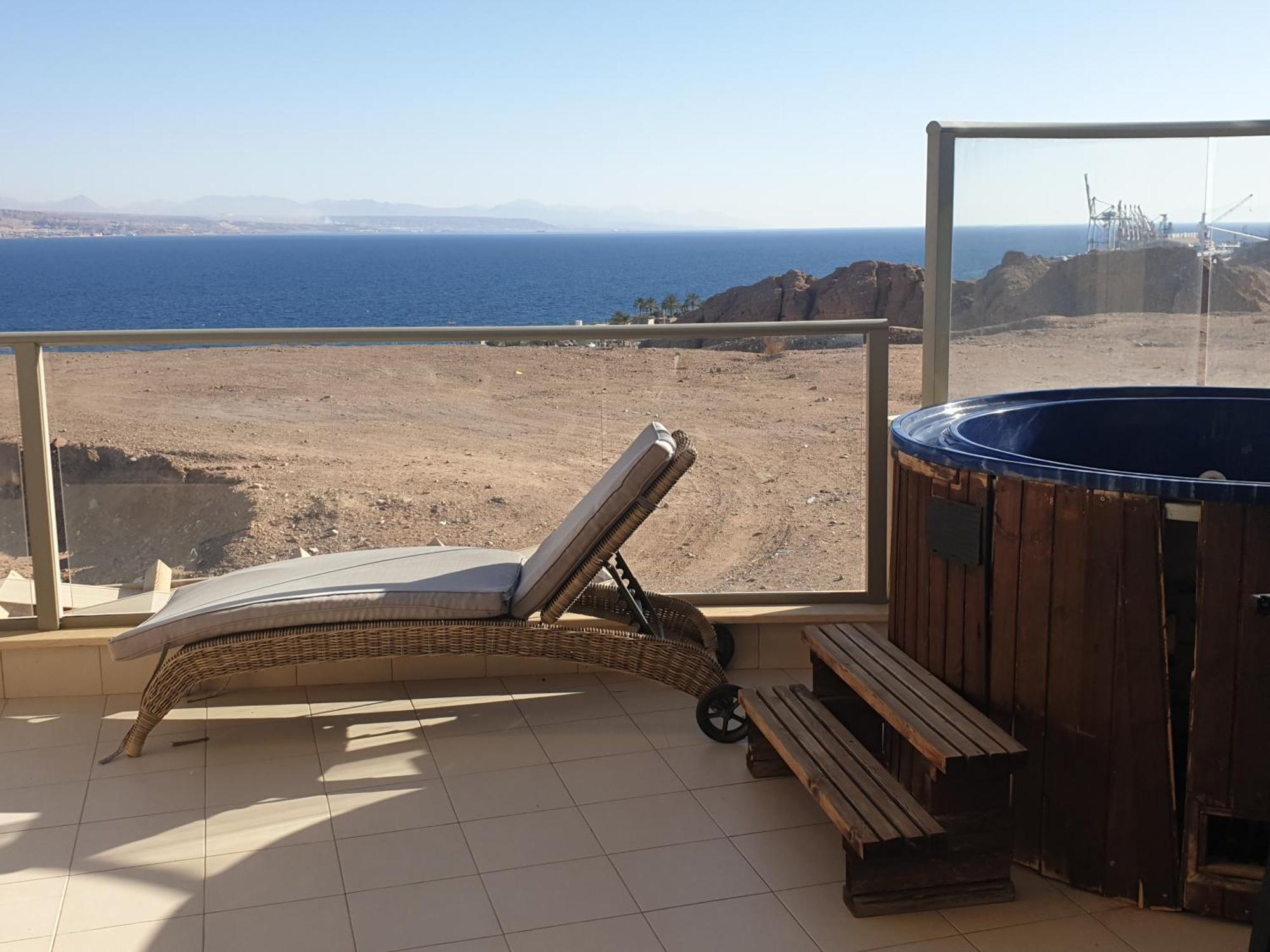 Top-Luxury Exclusive Аpt With Jacuzzi In Front Of The Sea Eilat Exterior photo